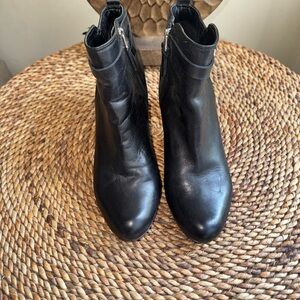 *NWT* Sam Edelman Black Leather Ankle Booties with Side Zipper